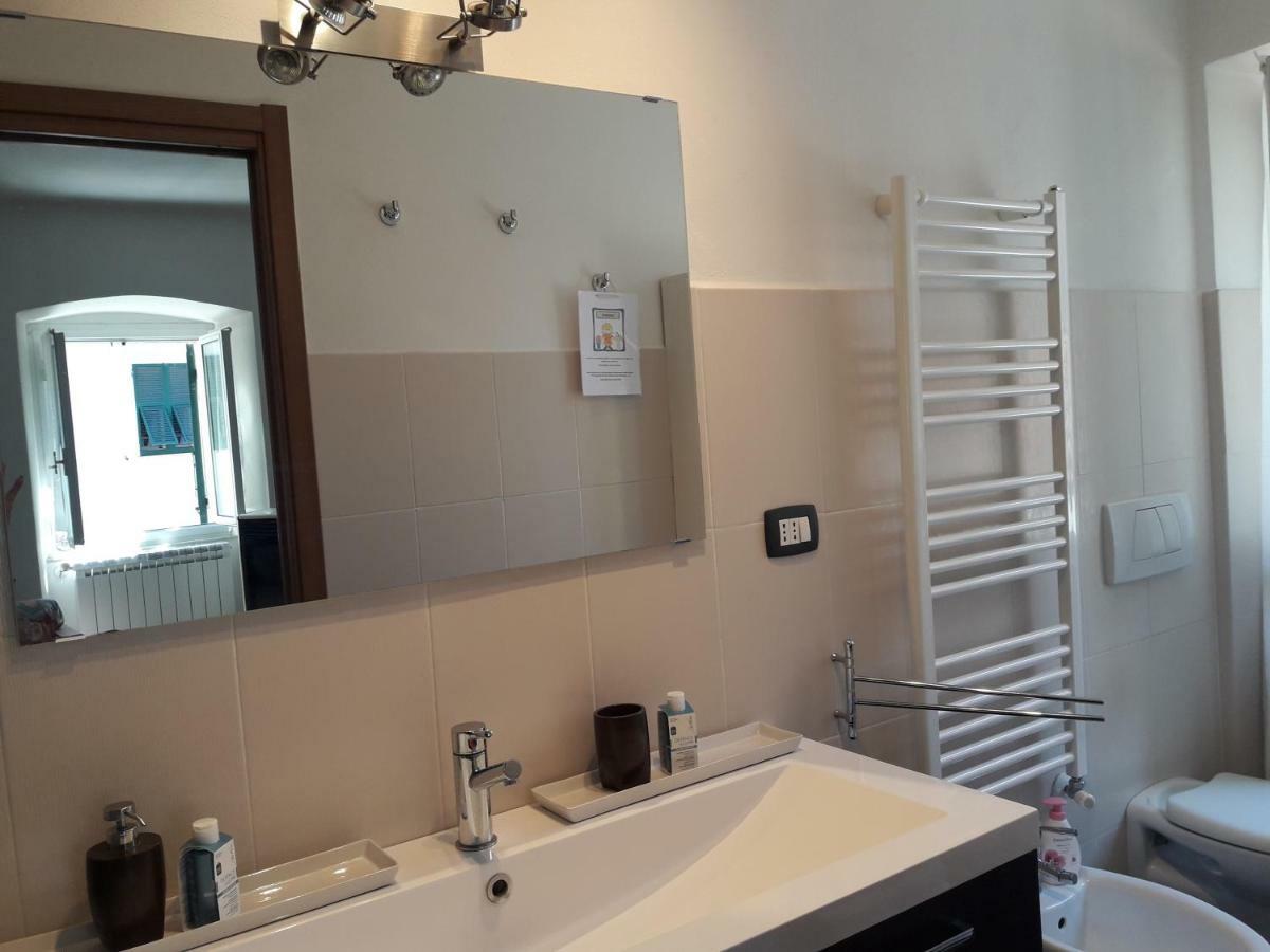 شقة بروغناتو  في La Soffitta Sul Borgo المظهر الخارجي الصورة