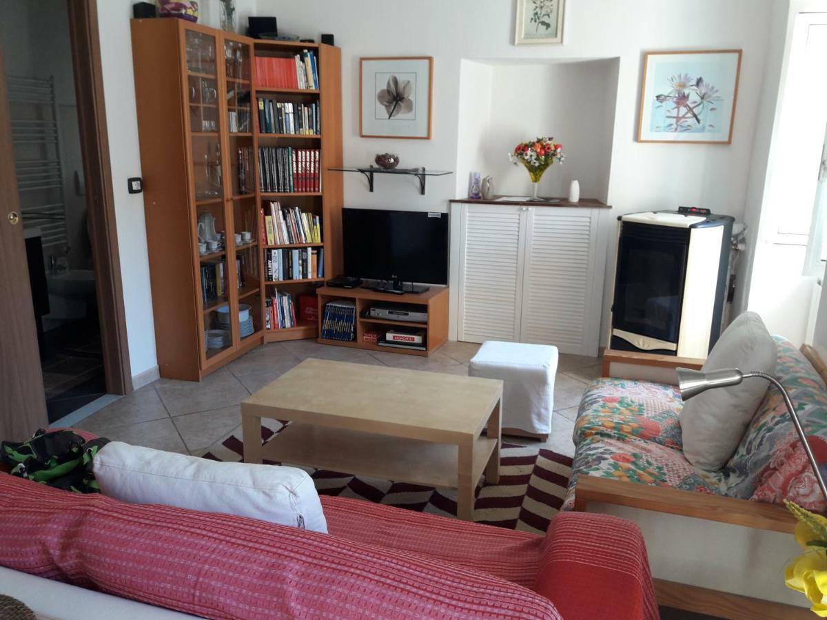 شقة بروغناتو  في La Soffitta Sul Borgo المظهر الخارجي الصورة
